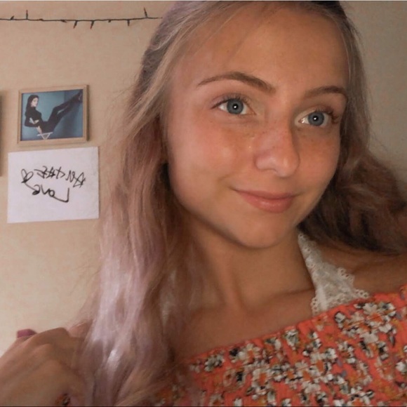 Meet your Posher, Paige - Picture 3 of 3